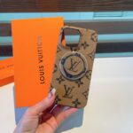 LV Classic Monogram Phone Case with Strong Magnetic & Logo Stand - 图片 8