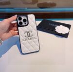 Chanel Classic Diamond Quilted Leather Phone Case - 图片 3