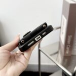 Designer Monogram Card Holder Phone Case with LV & GG Metal Buckle - 图片 22