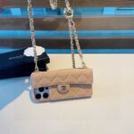 Chanel Style Quilted Leather Flip Card Holder Phone Case With Gold Chain Crossbody Strap - 图片 18