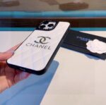 Chanel Classic Diamond Quilted Leather Phone Case - 图片 5