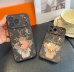 Louis Vuitton Monogram Cartoon Vivienne Doll Luxury Phone Case - 图片 10
