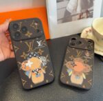 Louis Vuitton Monogram Cartoon Vivienne Doll Luxury Phone Case - 图片 2