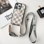 Designer Monogram Card Holder Phone Case with LV & GG Metal Buckle - 图片 7