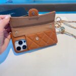 Chanel Style Quilted Leather Flip Card Holder Phone Case With Gold Chain Crossbody Strap - 图片 8