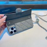 Chanel Style Quilted Leather Flip Card Holder Phone Case With Gold Chain Crossbody Strap - 图片 15