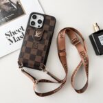 Designer Monogram Card Holder Phone Case with LV & GG Metal Buckle - 图片 8