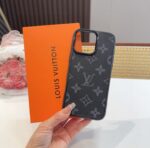 LV Classic Monogram iPhone Case - 图片 4