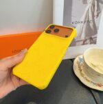 Louis Vuitton Style Embossed Monogram Leather Slim Phone Case - 图片 12