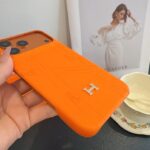 Hermès Signature Orange Stitched Monogram Metal H Logo Luxury Phone Case - 图片 9