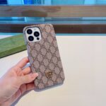 Gucci Classic Monogram Phone Case | Metal Logo & Polished Edge, In Sync with Official Launch - 图片 2