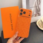 Louis Vuitton Embossed Monogram Full Cover Luxury Phone Case - 图片 4