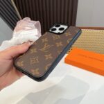 LV Classic Monogram iPhone Case - 图片 15