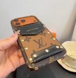 Louis Vuitton Style Monogram Card Holder Crossbody Phone Case With Rivet Detail - 图片 15
