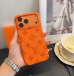 Louis Vuitton Style Embossed Monogram Leather Slim Phone Case - 图片 17