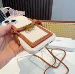 Celine Triomphe Monogram Card Slot Crossbody Phone Case - 图片 9