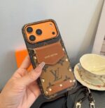Louis Vuitton Style Monogram Card Holder Crossbody Phone Case With Rivet Detail - 图片 9
