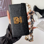 Louis Vuitton Embossed Monogram Wallet Crossbody Phone Bag - 图片 12