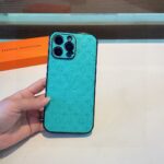 Louis Vuitton Embossed Monogram Vertical Stripe Luxury Phone Case - 图片 6