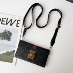 Gucci GG Monogram Embossed Envelope Crossbody Wallet Phone Bag - 图片 22