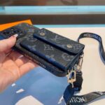 LV Classic Monogram Crossbody Card Holder Phone Case - 图片 8