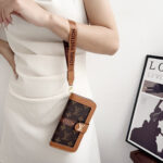 Luxury Designer Monogram Flip Wallet Phone Case with Wrist Lanyard - 图片 2
