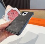LV Classic Monogram Card Slot Phone Case - 图片 7