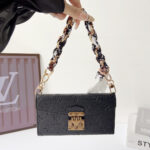 Louis Vuitton Embossed Monogram Wallet Crossbody Phone Bag - 图片 21