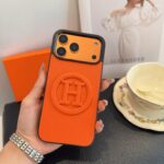 Hermès Signature Orange Embossed H Logo Leather Phone Case - 图片 5