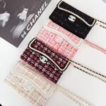 Chanel-Style Tweed Crossbody Phone Case Bag with Chain Strap - 图片 3
