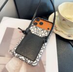 Loewe Style Anagram Embossed Card Holder Crossbody Phone Case - 图片 9