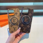LV Classic Monogram Phone Case with Strong Magnetic & Logo Stand - 图片 3